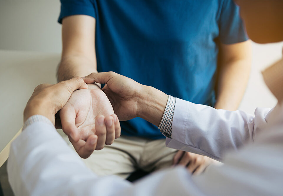 Choosing the Right Orthopedic Surgeon for Your Needs