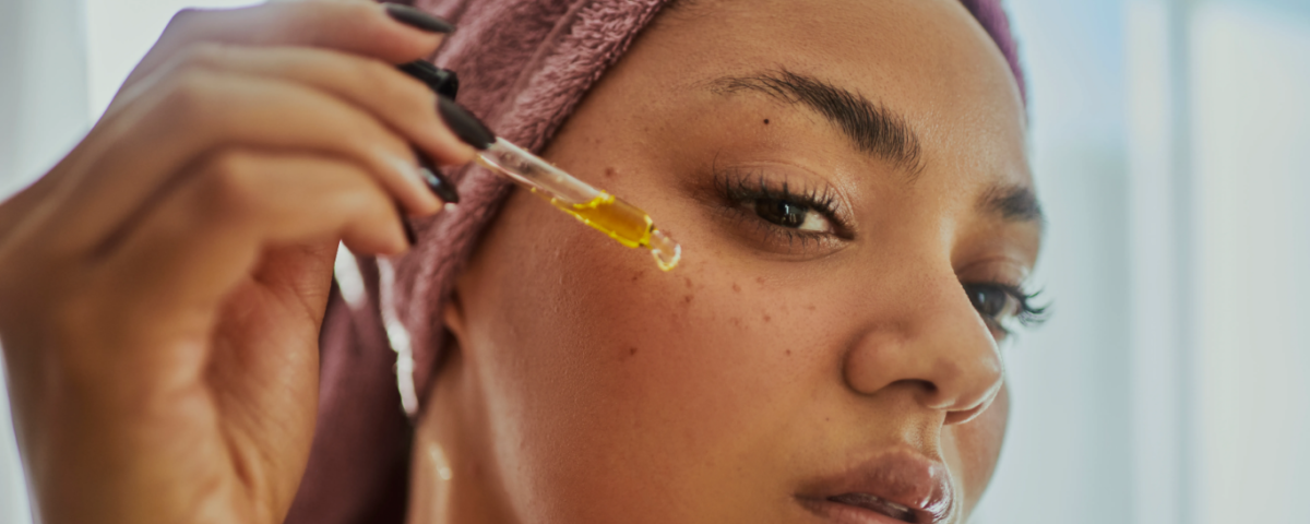 How to hide dark spots on face​?